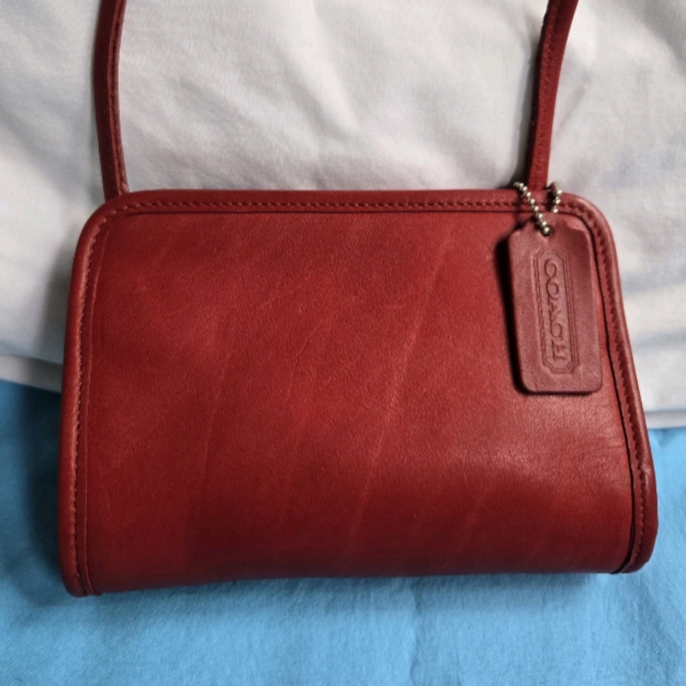 Vintage Coach Disco Bag 9048 • Red Leather Crossbody • Costa Rica
